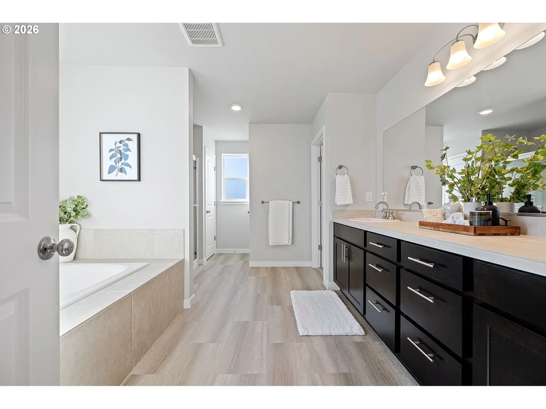 Photo of 2452 W 9TH AVE