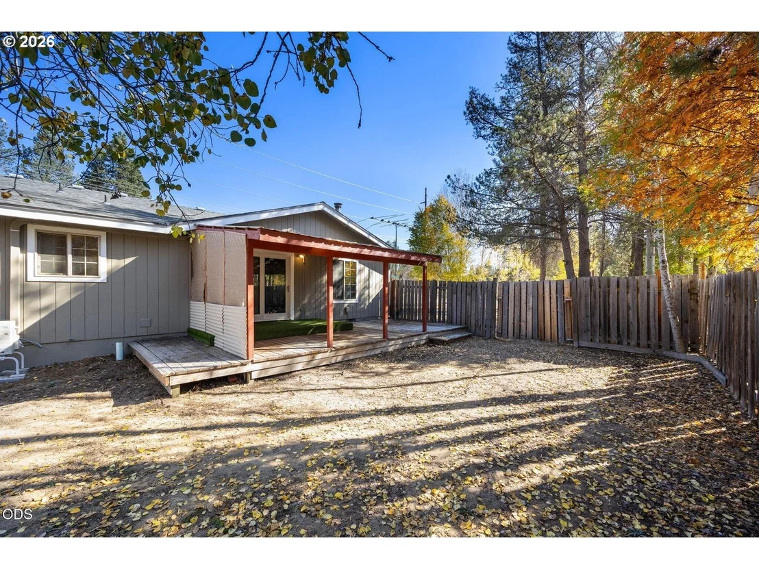 Photo of 52300 GLENWOOD DR