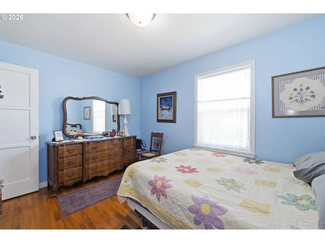 Photo of 1385 PARKER ST