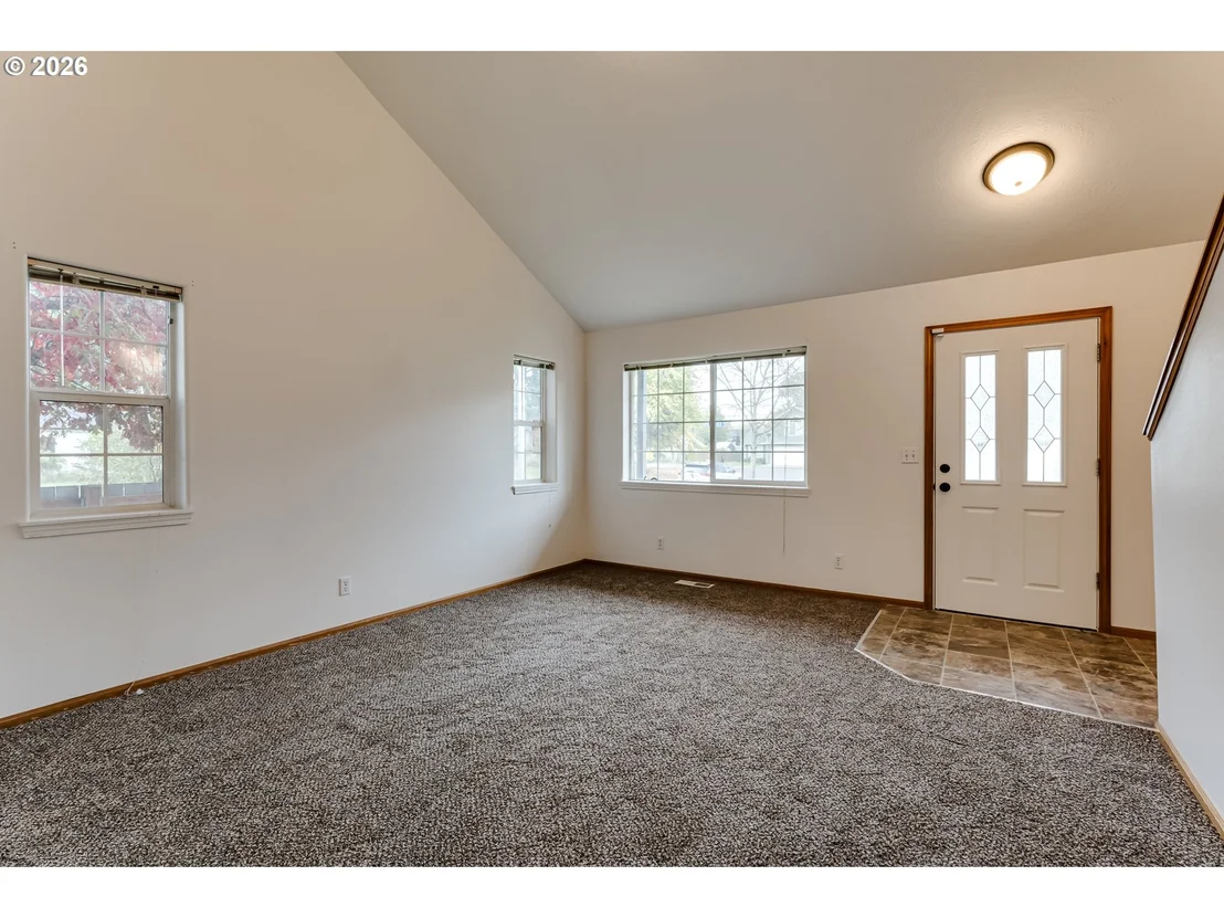 Photo of 555 HOLLYHOCK LN