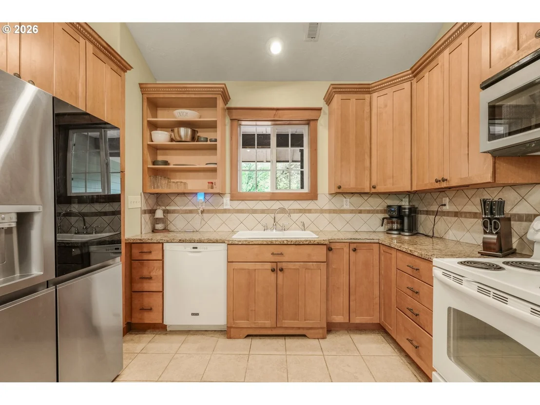 Photo of 824 W CENTRAL AVE
