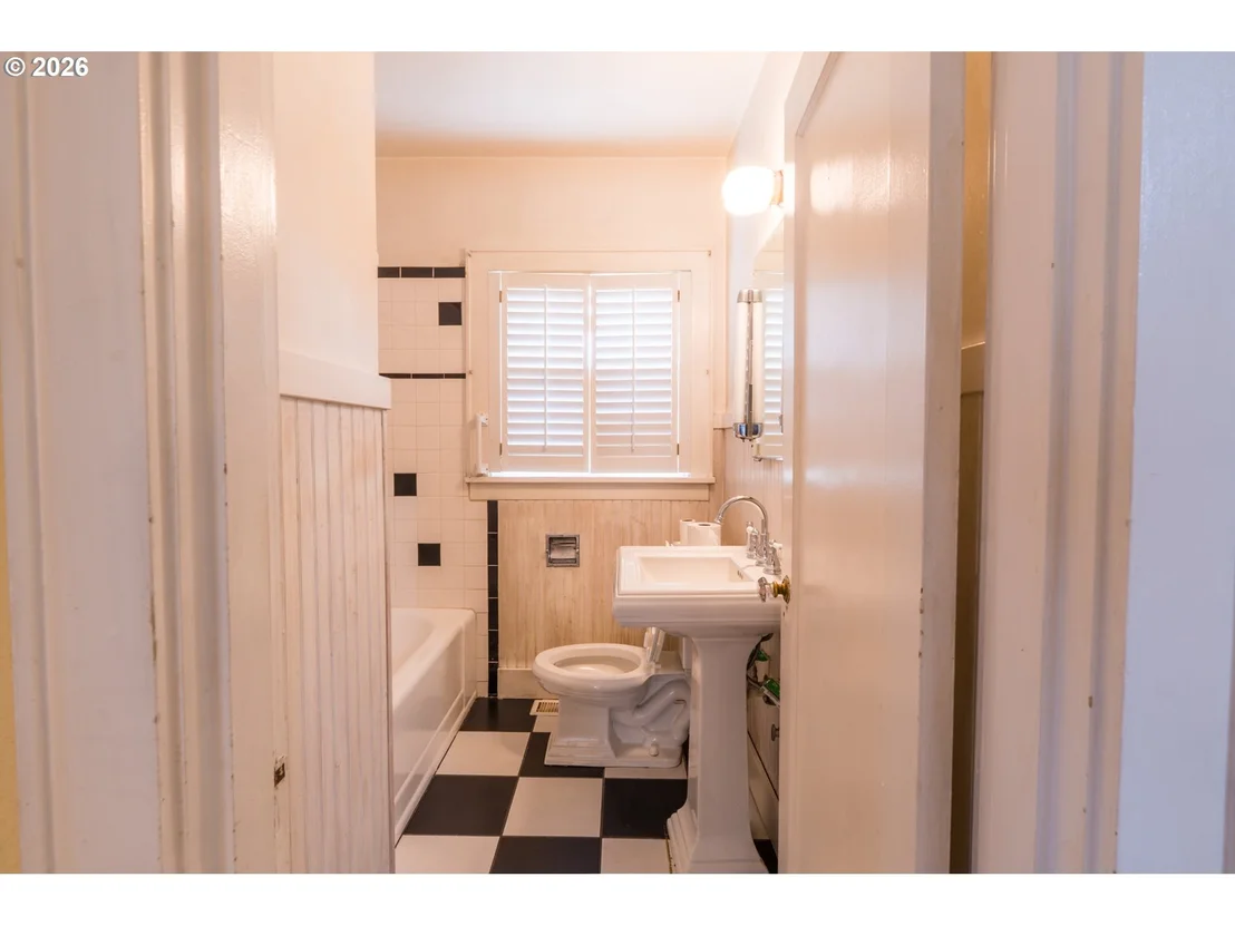 Photo of 495 20TH ST SE