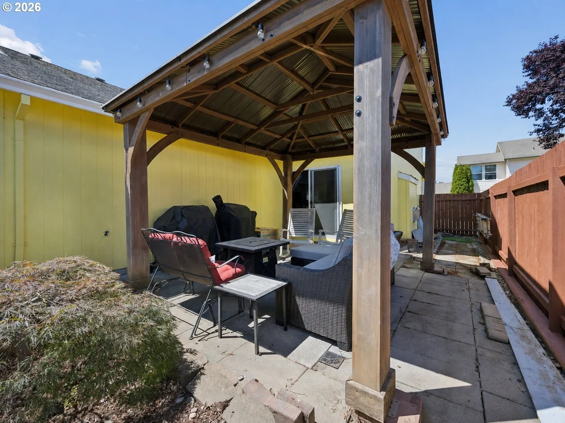 Photo of 644 SE MYRTLEWOOD PL