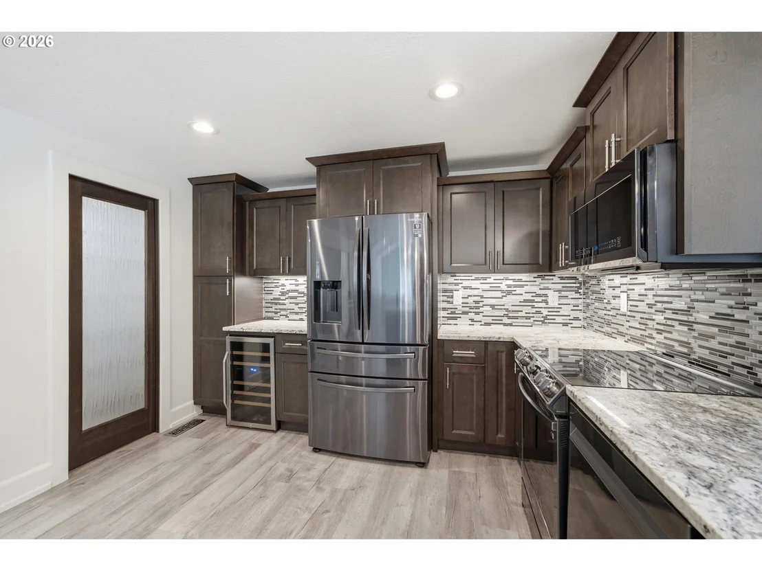 Photo of 15540 TRASK RIVER RD