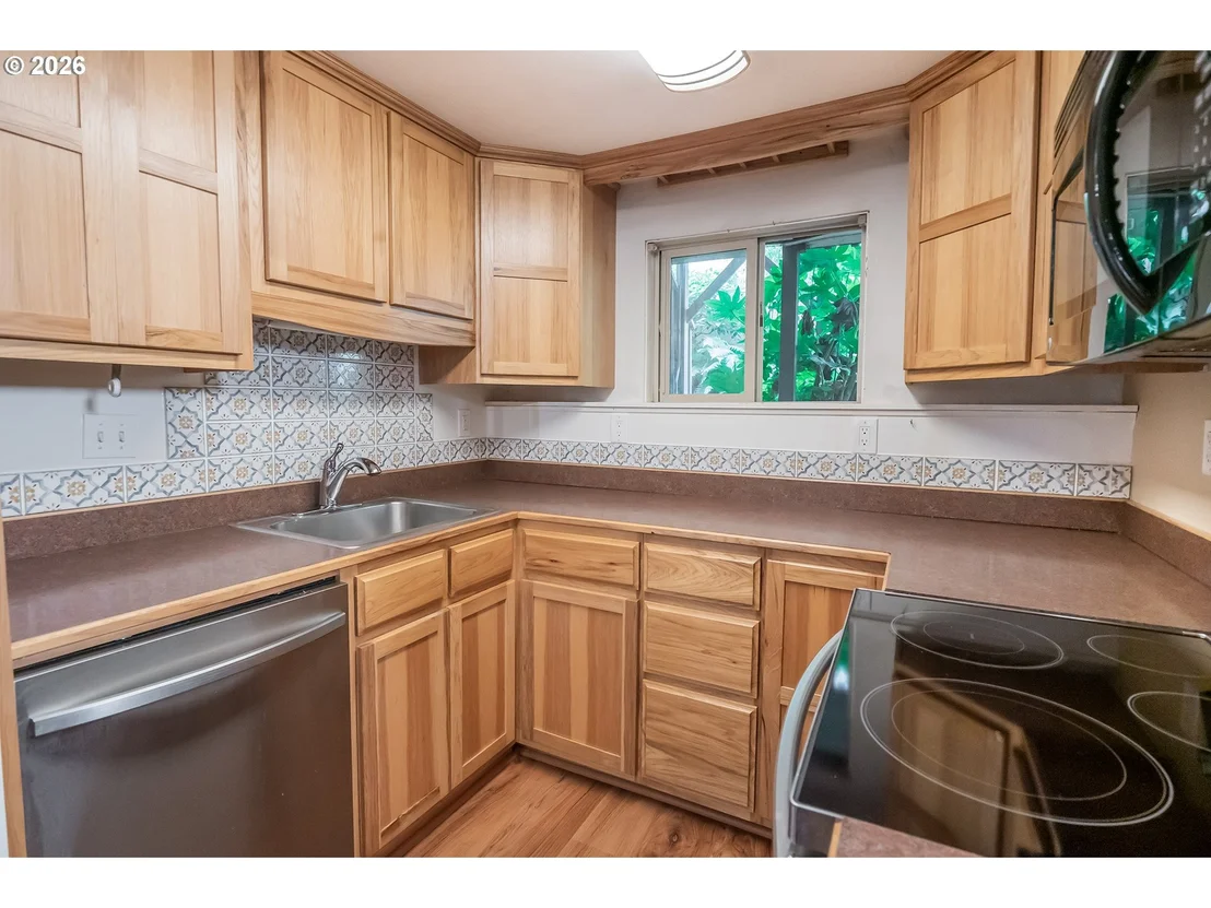 Photo of Unit C at 4047 DONALD ST