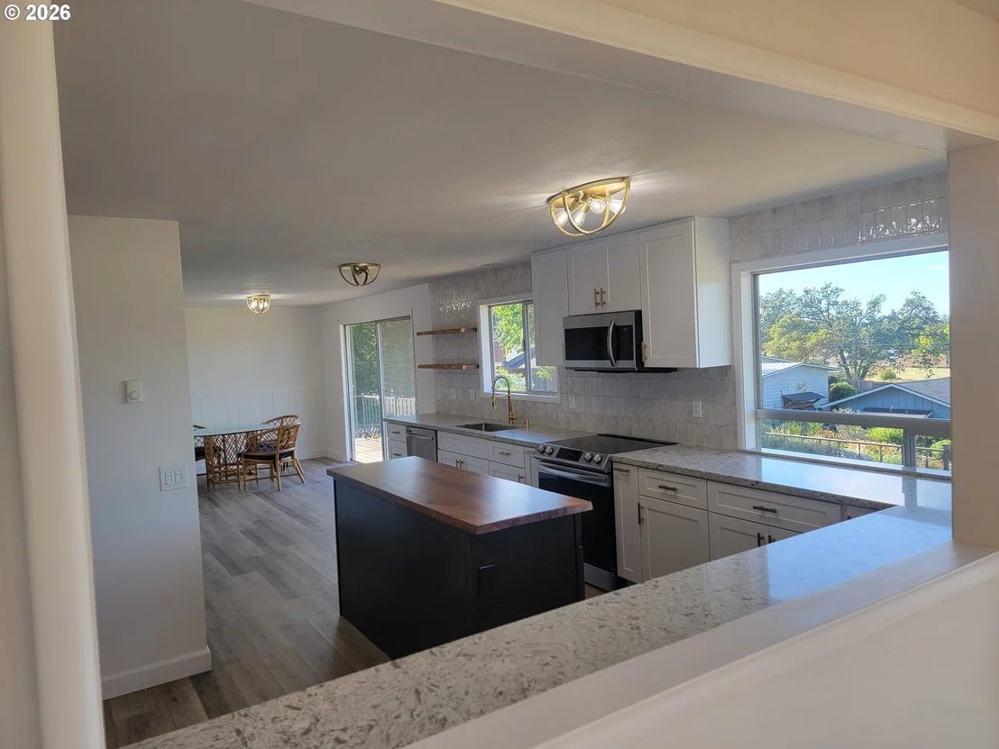 Photo of 2460 W 21ST AVE