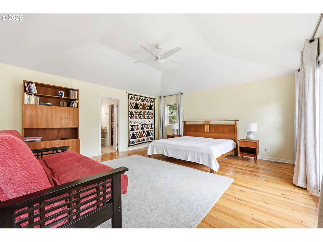 Photo of 595 DARTMOOR DR