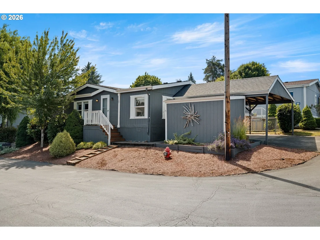 Photo of Unit 17 at 1819 SE ORIENT DR