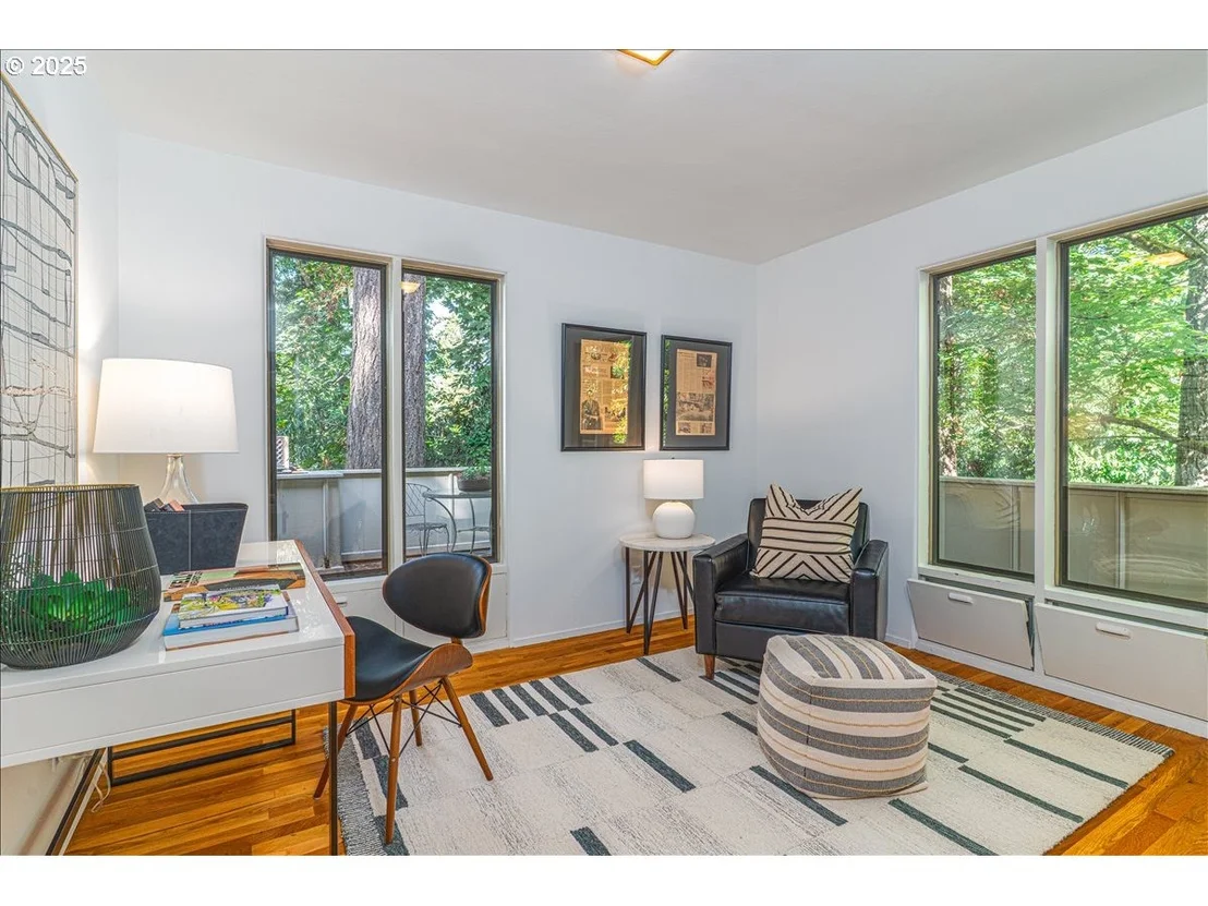 Photo of 589 RIDGEWAY RD