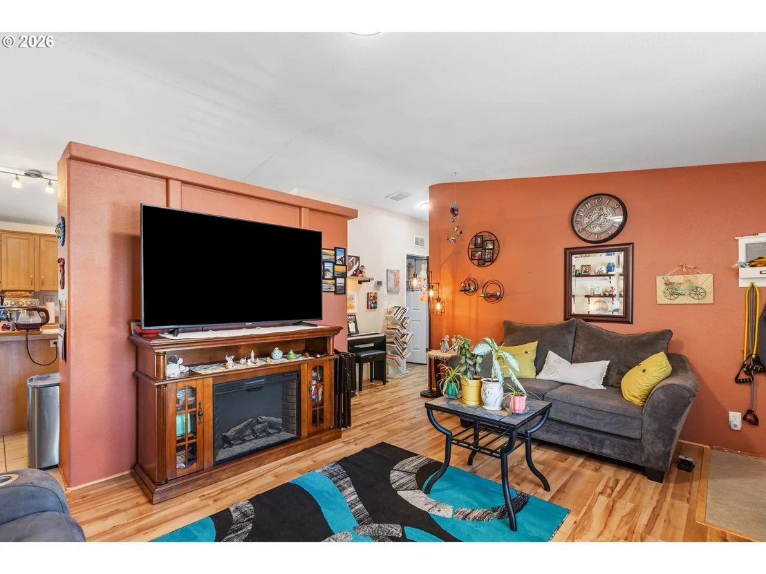 Photo of 736 PENNY LN