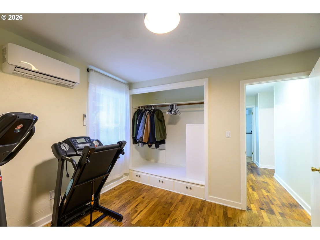 Photo of 1835 CITY VIEW ST