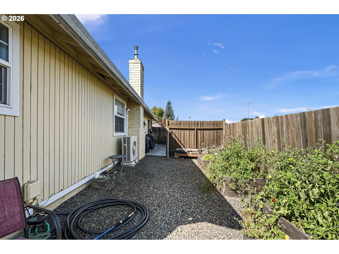 Photo of 4559 SOUZA ST