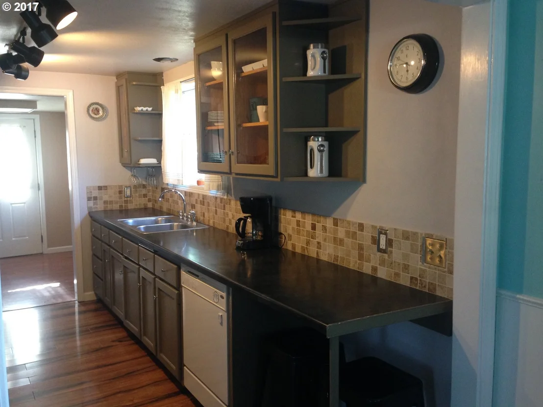 Photo of 1352 MILL ST