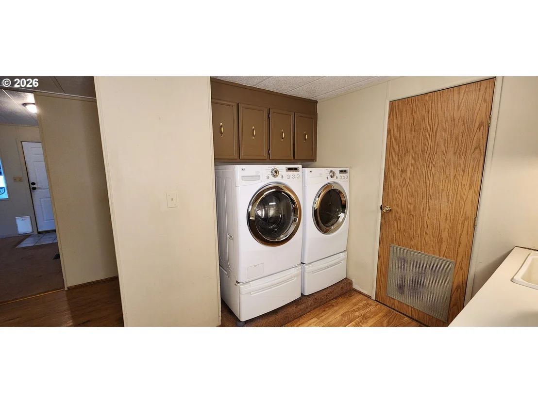 Photo of Unit G at 4531 FRANKLIN BLVD