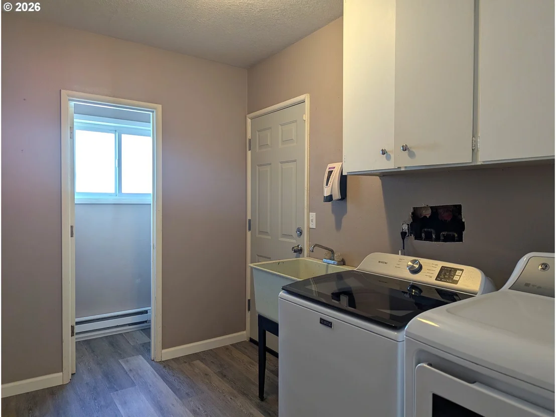 Photo of 76501 PORTAL DR