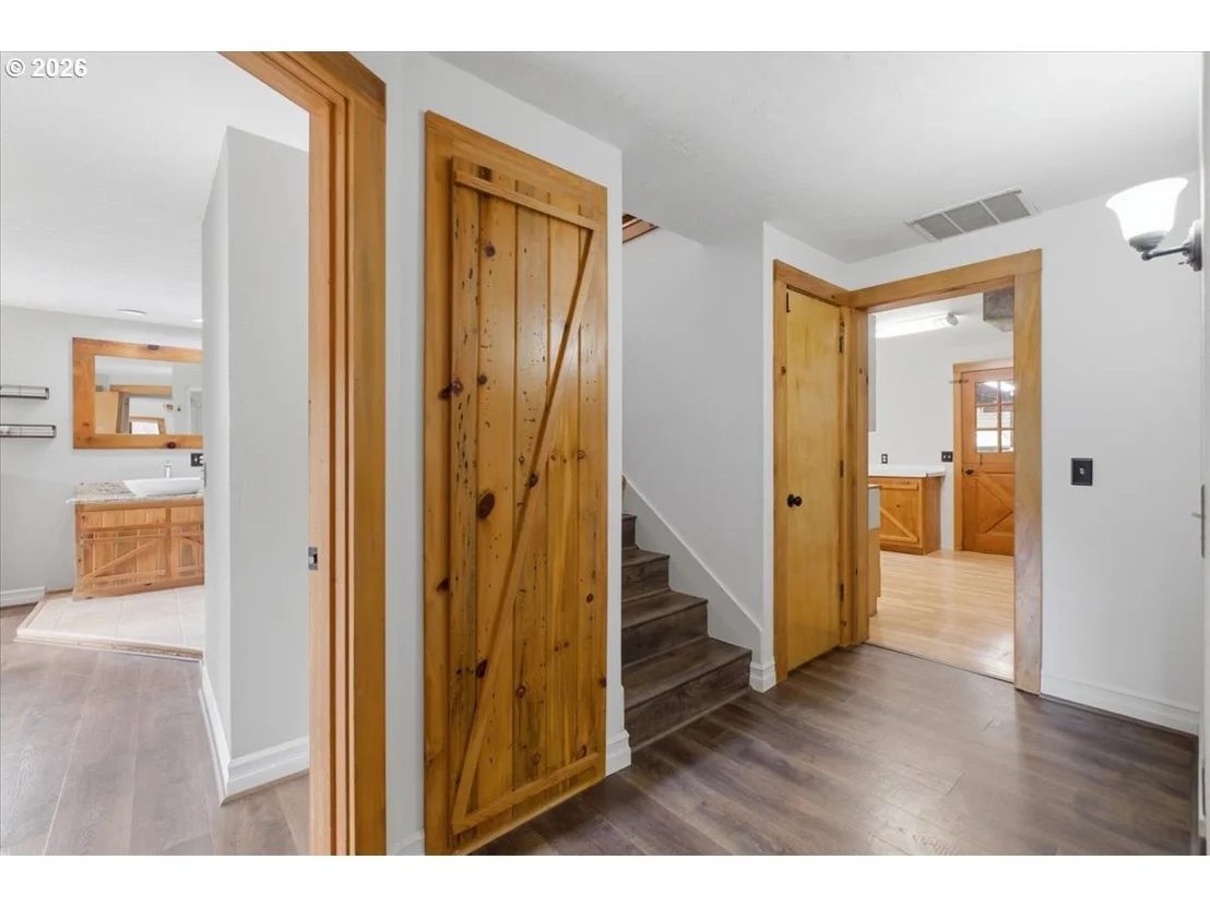 Photo of 40875 PEOPLES DR