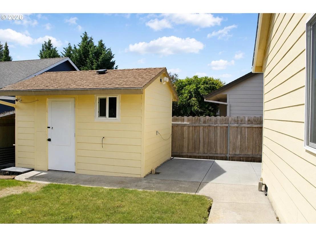 Photo of 19196 WINDMILL DR