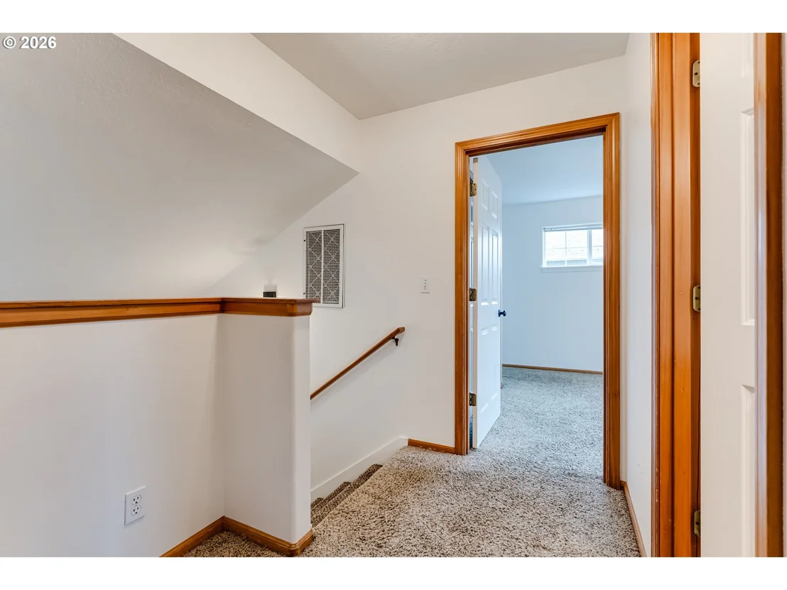 Photo of 555 HOLLYHOCK LN
