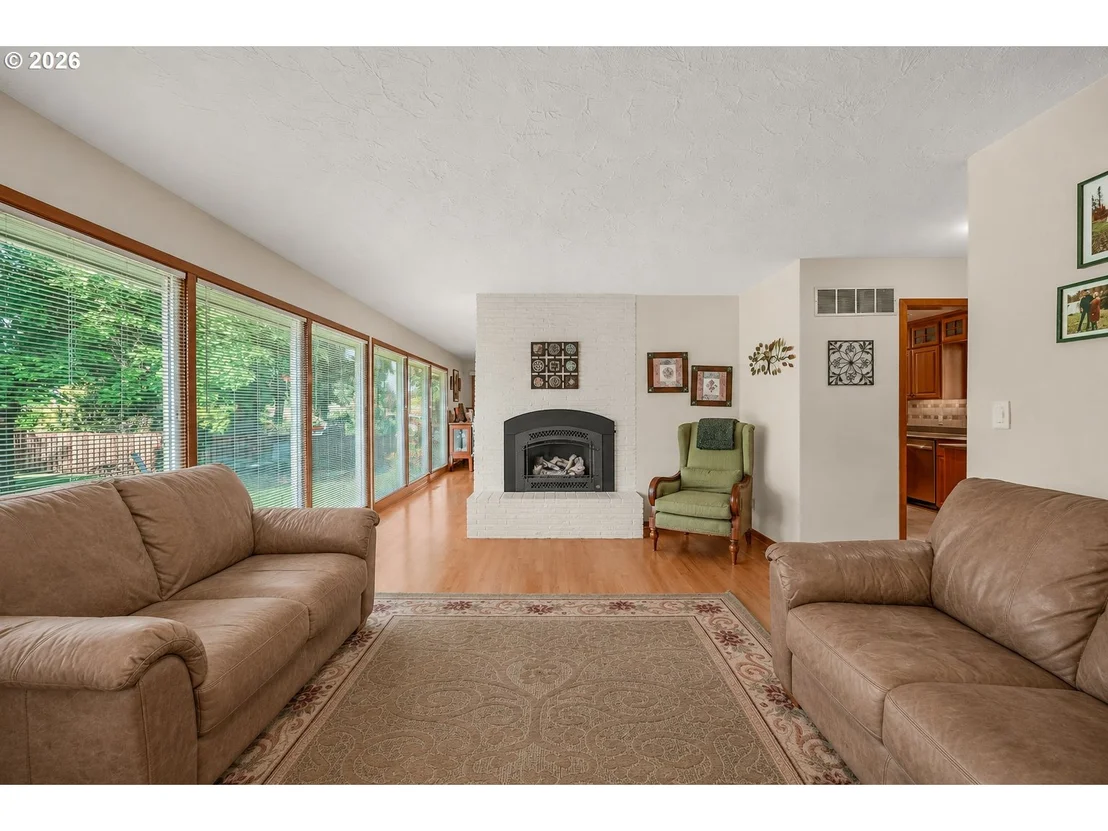 Photo of 230 PARK DR