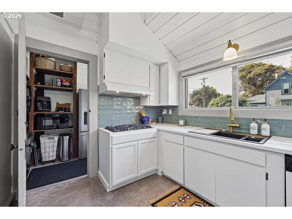 Photo of 436 LINCOLN ST