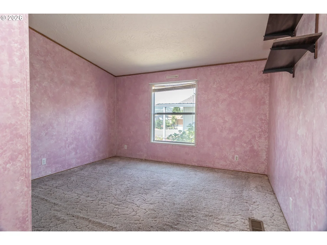 Photo of 190 TWIN OAKS LOOP