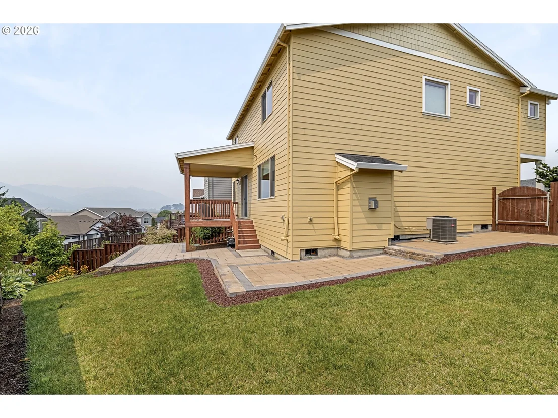 Photo of 2256 HEATHER WAY