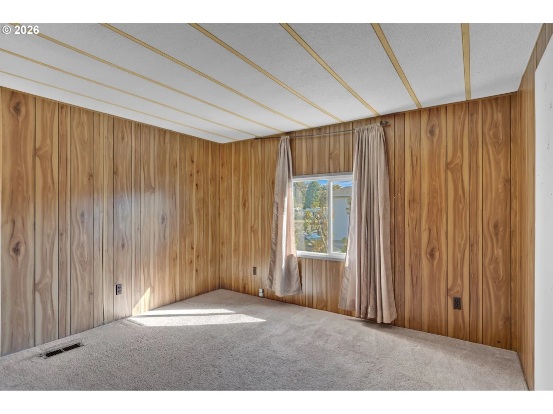 Photo of 231 CRESWOOD DR