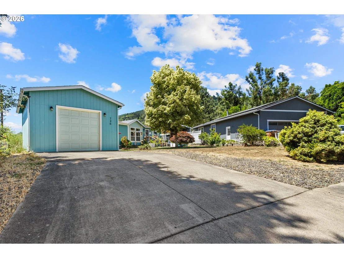 Photo of 736 PENNY LN