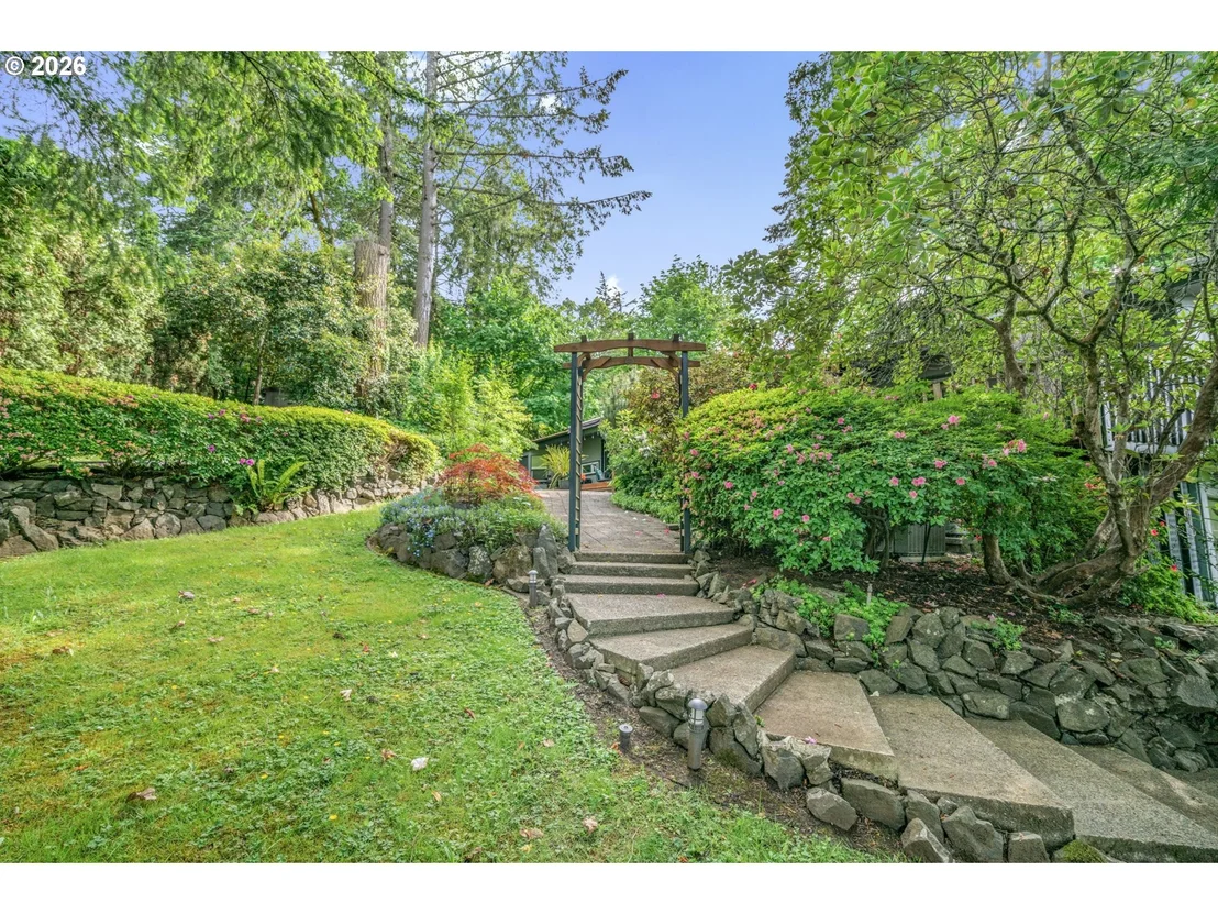 Photo of 2610 HIGHLAND OAKS DR