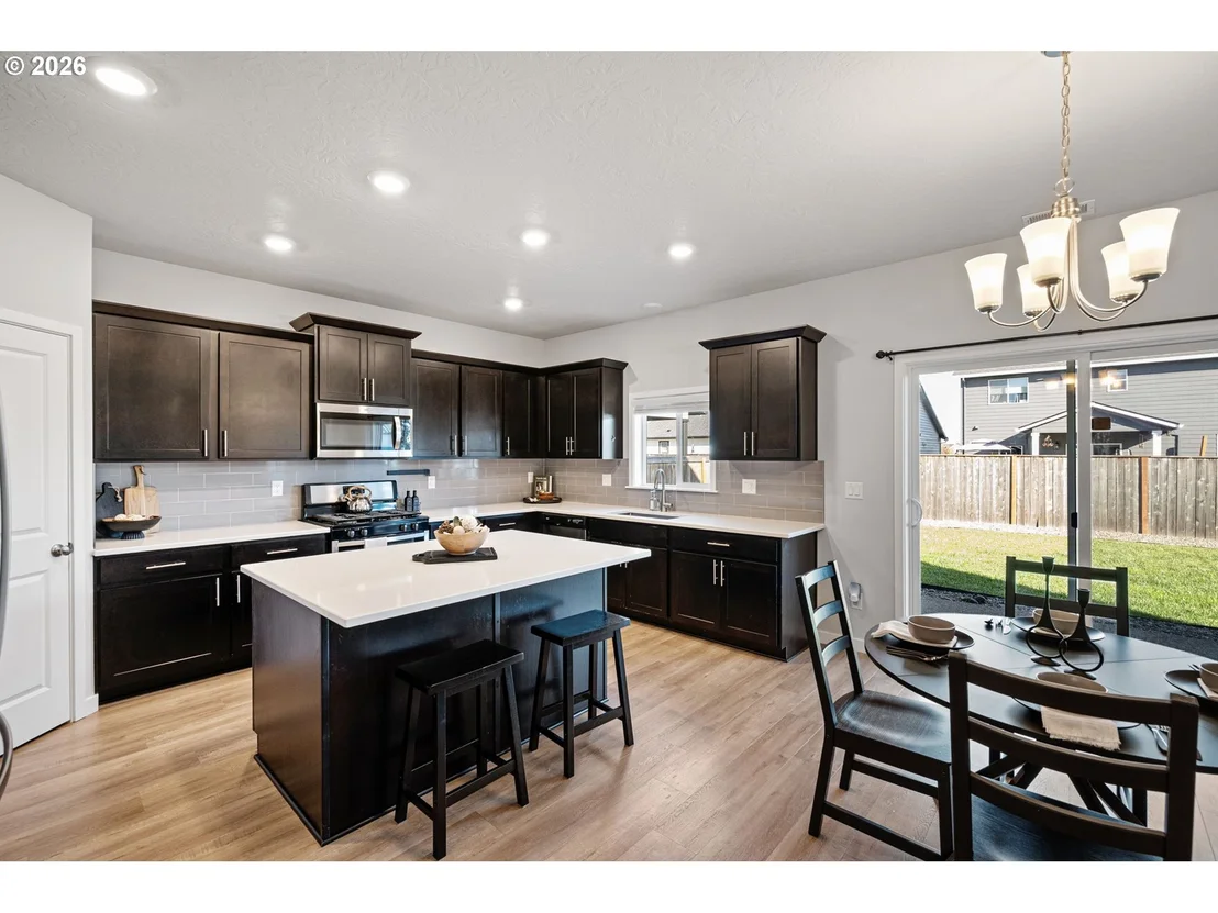 Photo of 2452 W 9TH AVE