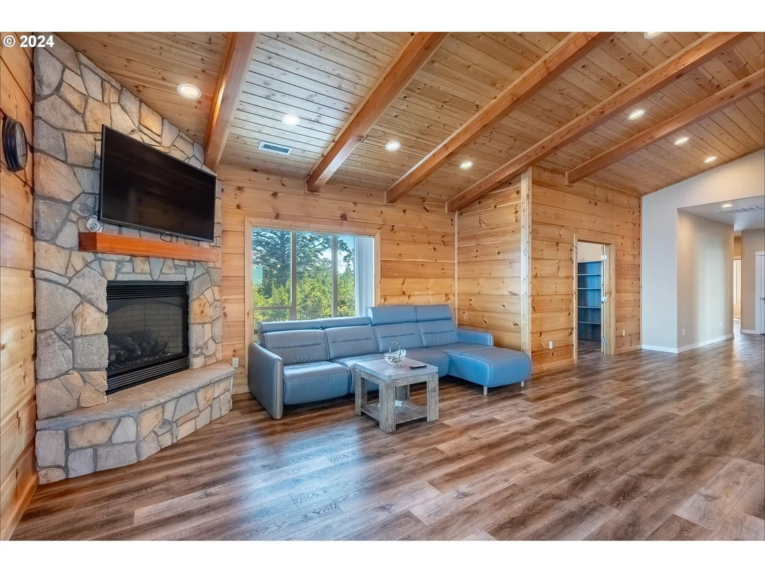 Photo of 21 TWIN TREE CT
