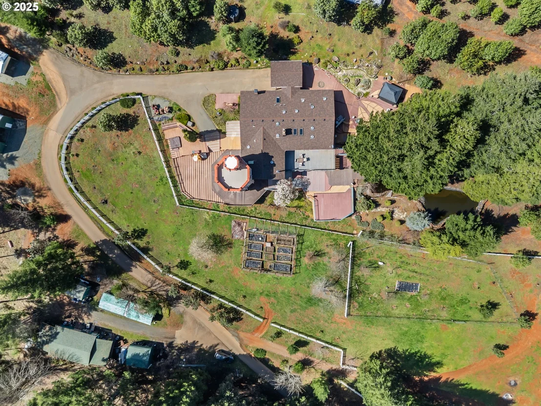 Photo of 520 BRIMSTONE RD