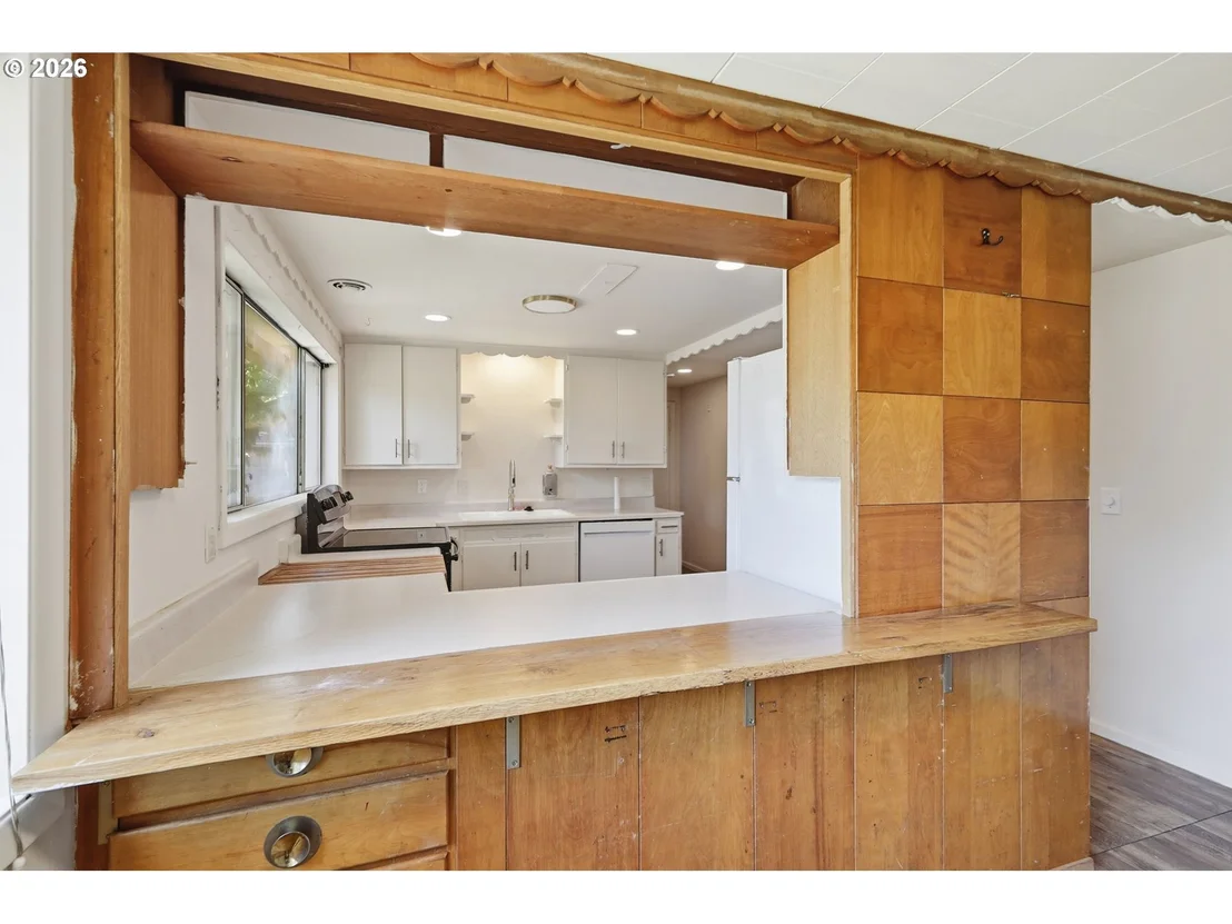 Photo of 605 KOURT DR