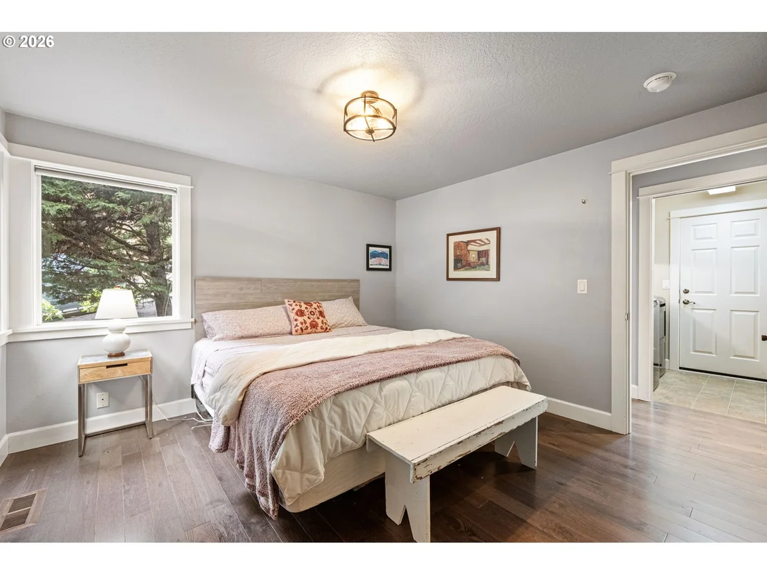 Photo of 3368 BENTLEY AVE