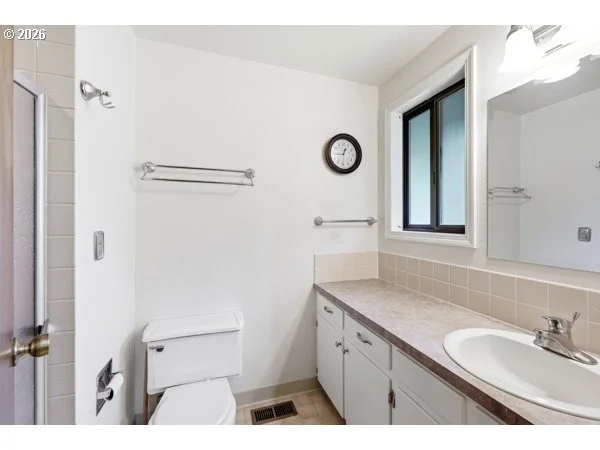 Photo of 497 NE SCOTT AVE