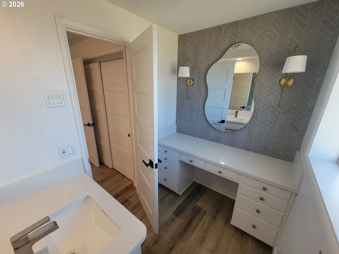 Photo of 2460 W 21ST AVE