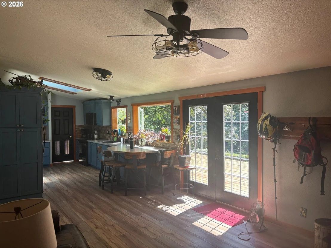 Photo of 11111 LITTLE RIVER RD