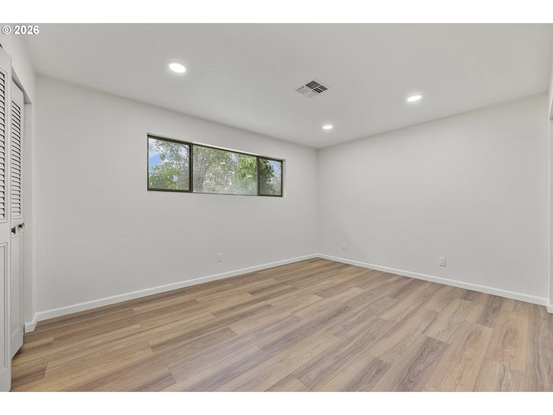 Photo of 135 ROLLING HILLS DR