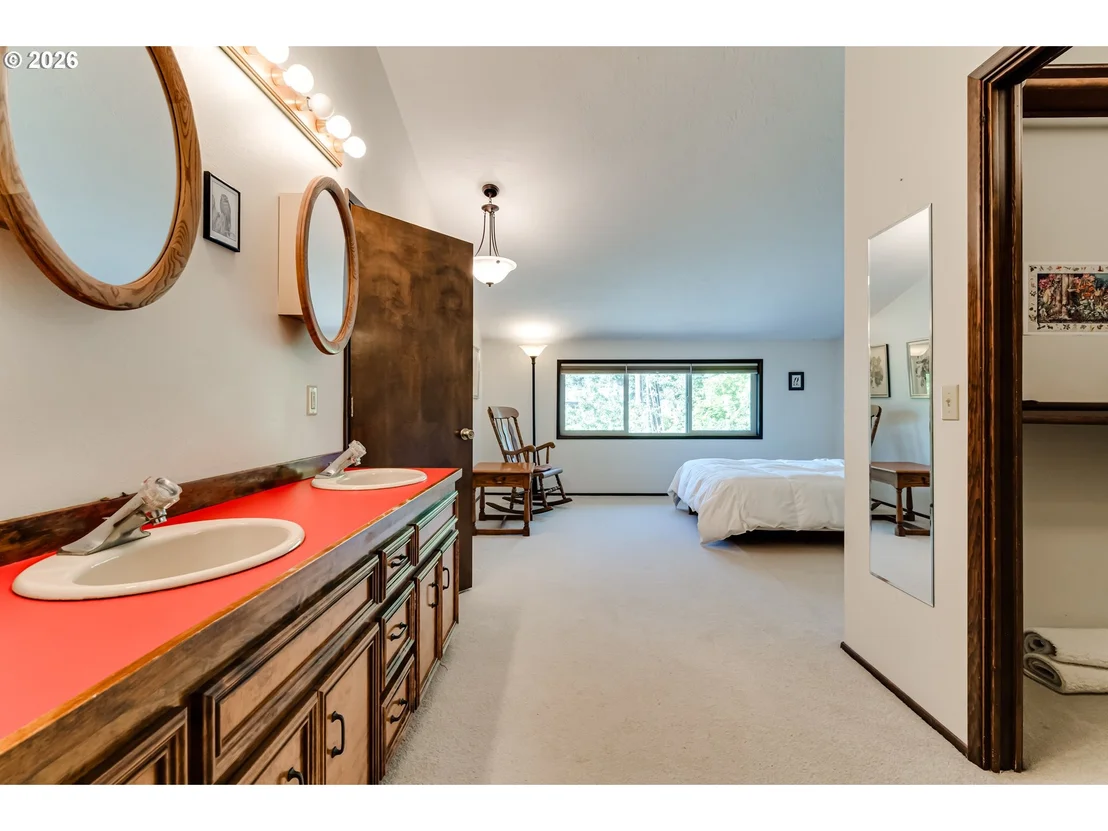 Photo of 450 W 28TH AVE