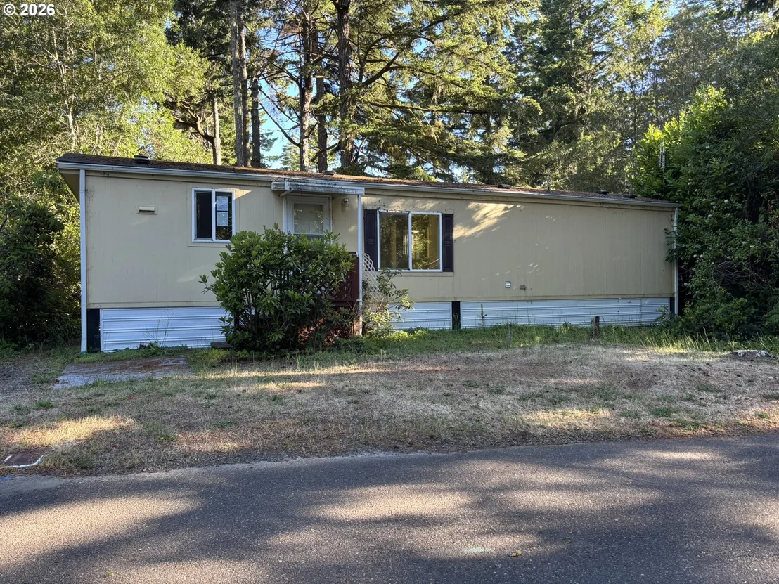 Photo of 64 OUTER DR