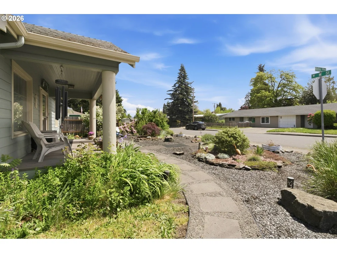 Photo of 352 W M ST