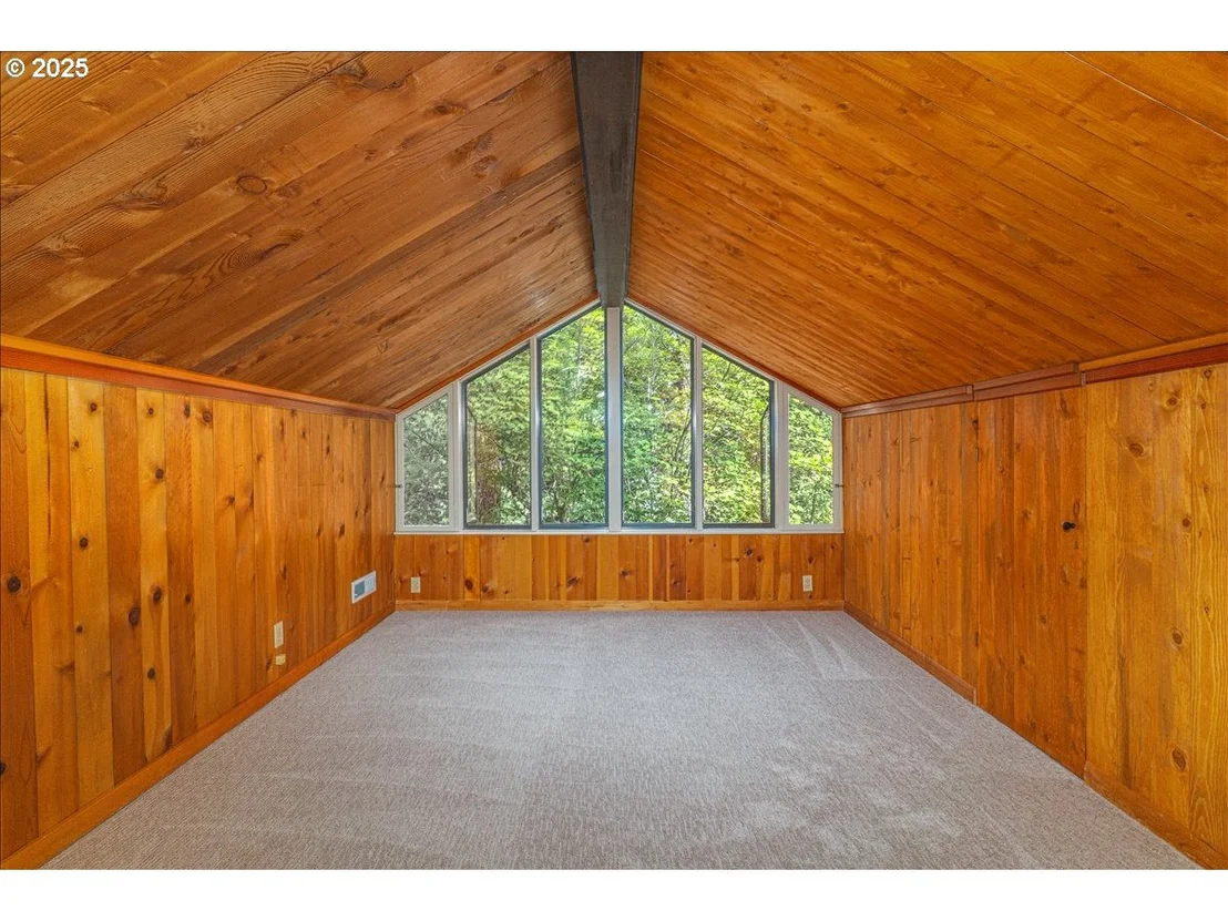 Photo of 589 RIDGEWAY RD