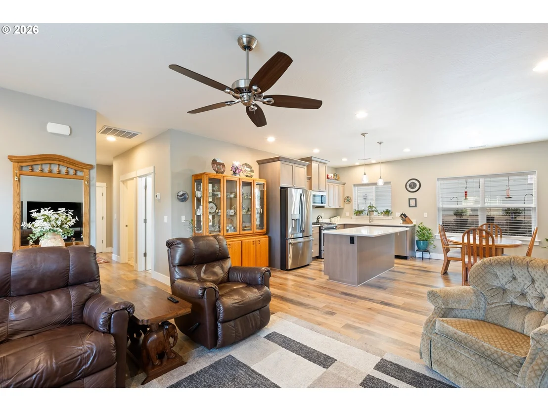 Photo of 582 FAIRWAY ESTATES DR