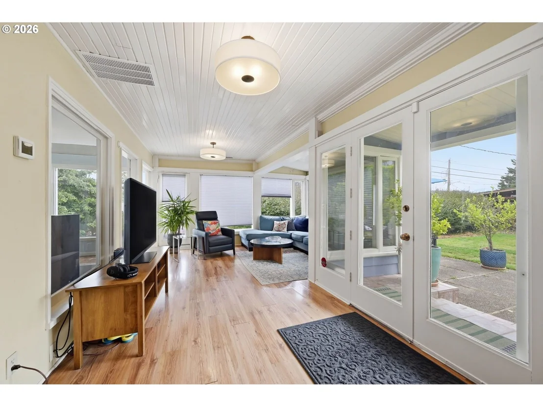 Photo of 28 W 22nd AVE