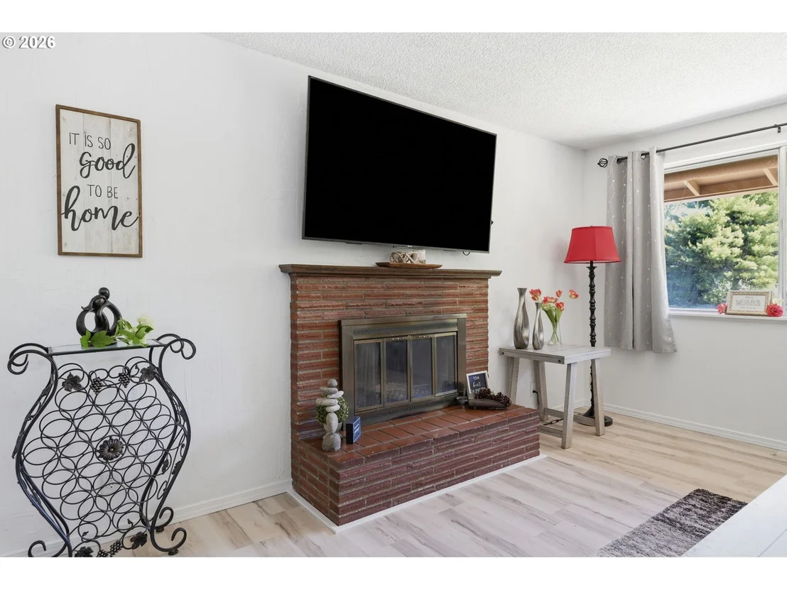 Photo of 2250 W IRWIN WAY