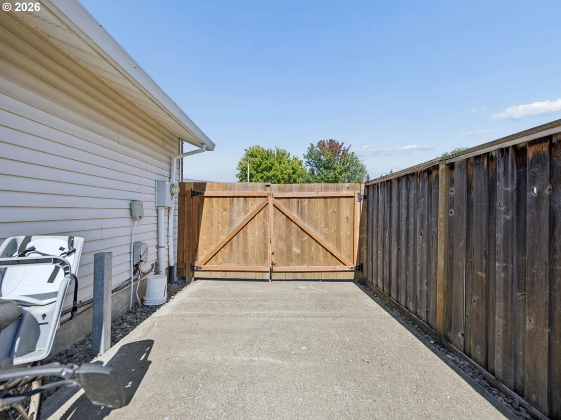 Photo of 2174 BAINES BLVD