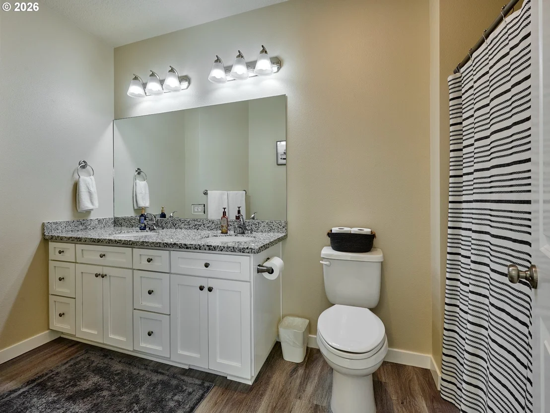 Photo of 542 E ELM LOOP