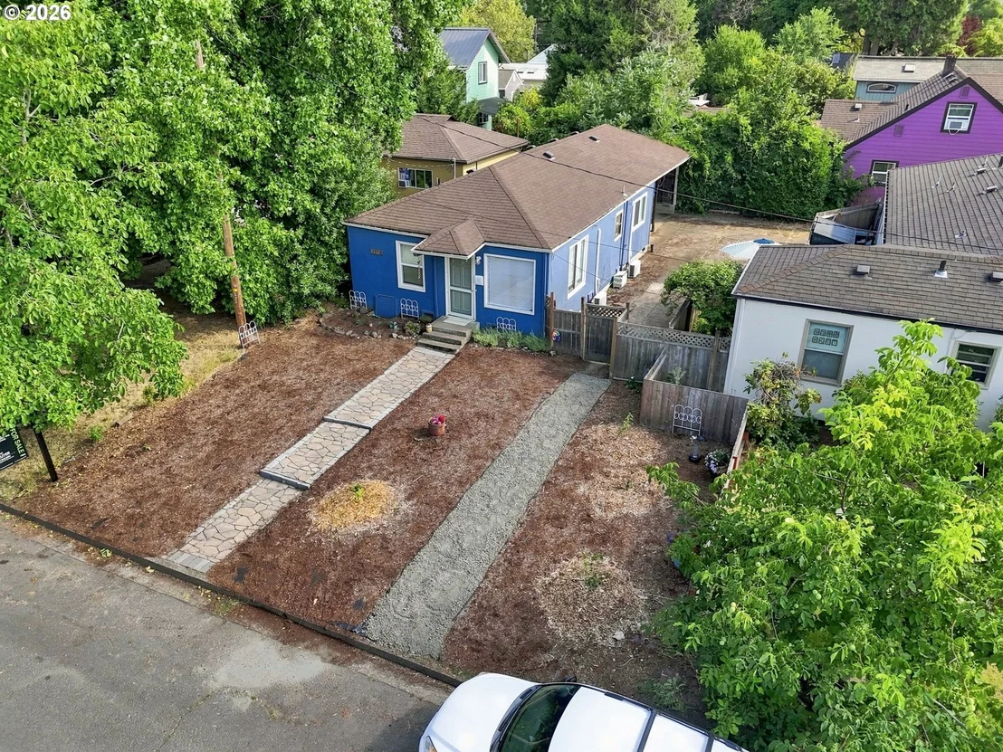 Photo of 1572 W BROADWAY