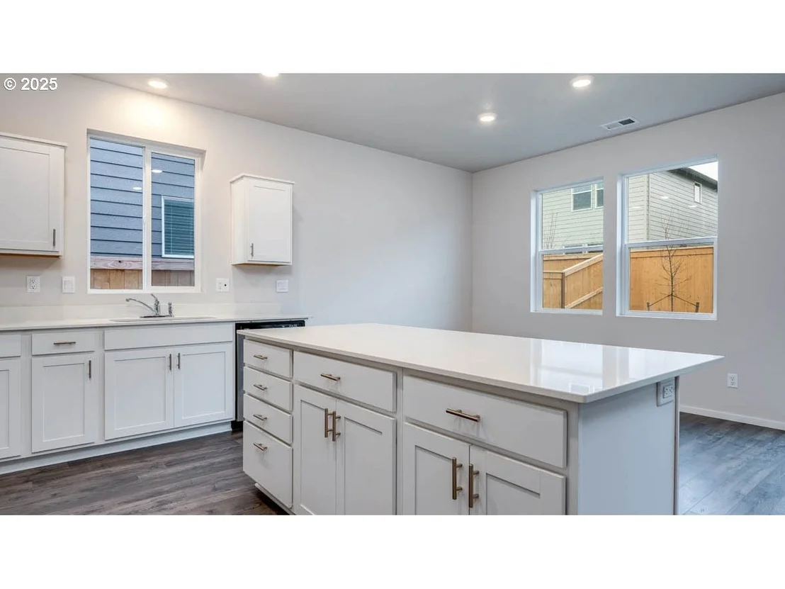 Photo of 4969 Dilling AVE NE
