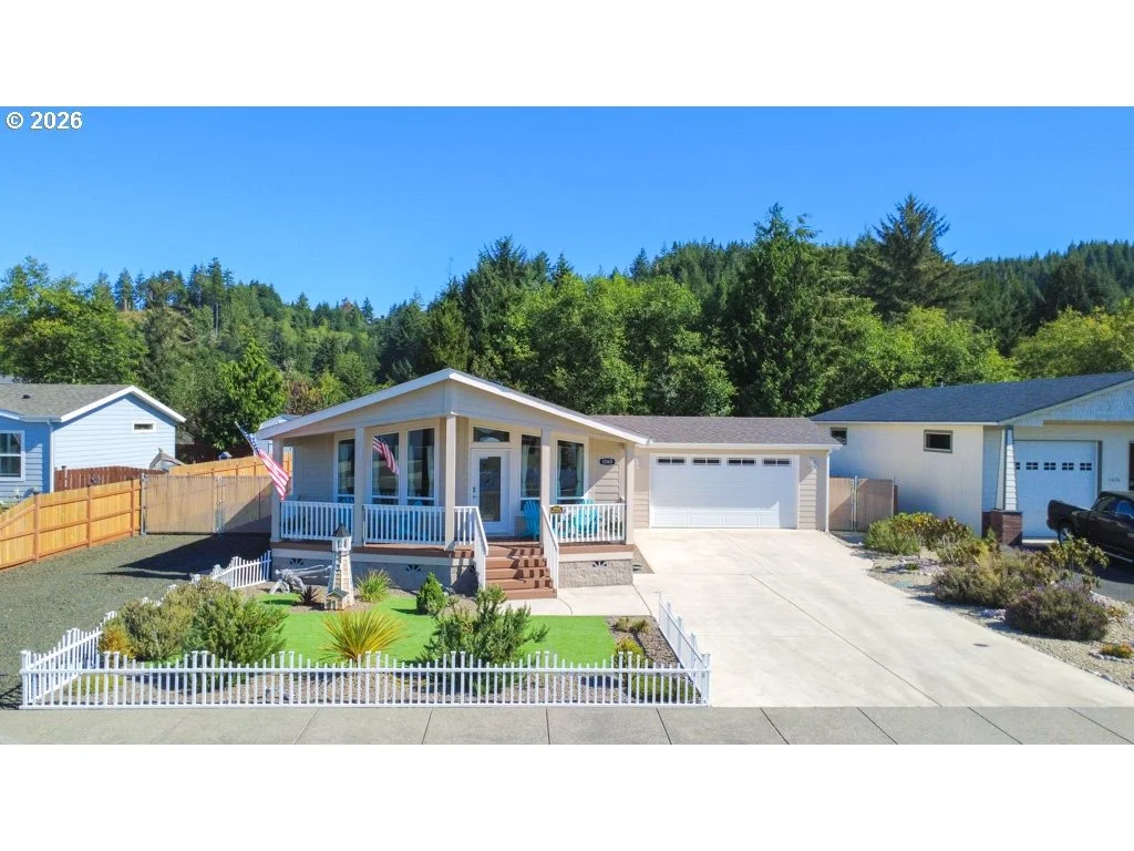 Photo of 1060 CEDAR LOOP